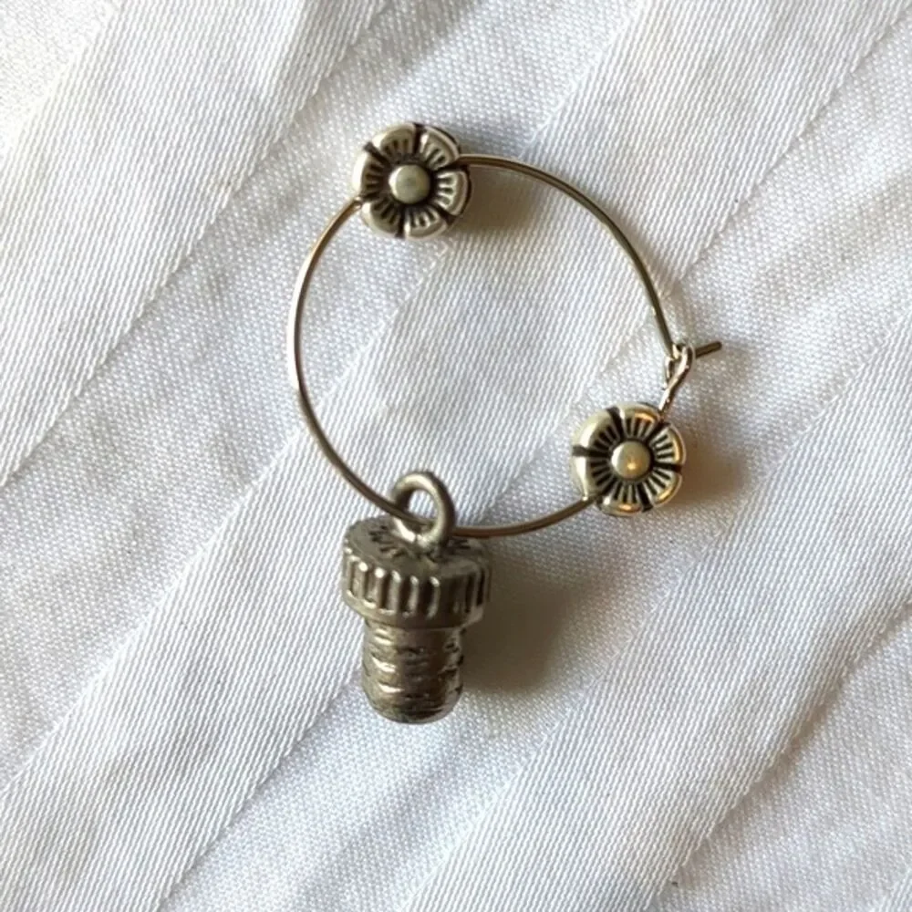 VTG Sur La TableThat Wine is Mine 6 Grapevine Wine Glass Charms NWT